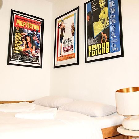 Central Park Hollywood Apartment Bukarest Eksteriør billede