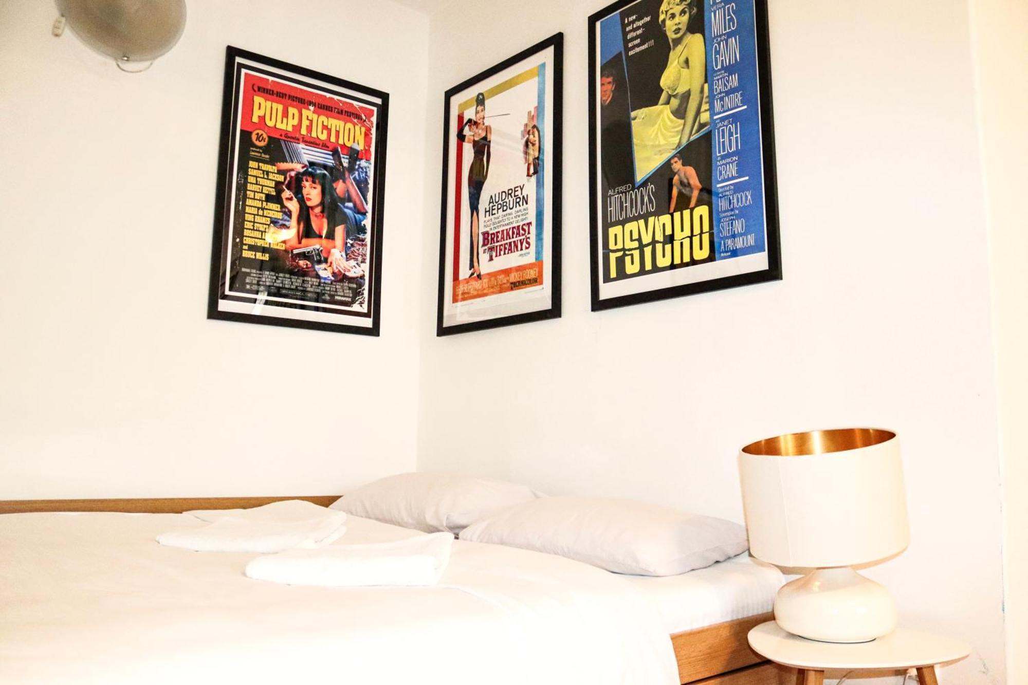 Central Park Hollywood Apartment Bukarest Eksteriør billede